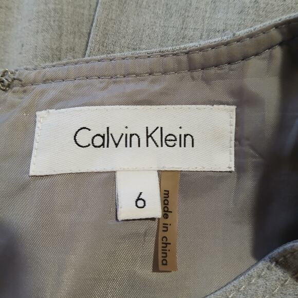 Calvin Klein size 6 sleeveless sheath in dove grey kick pleat classic design - Picture 2 of 14